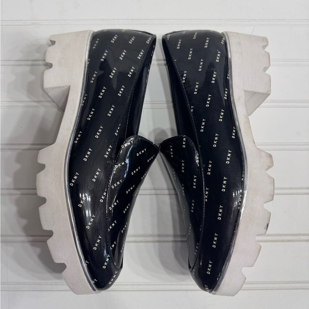 DKNY Womens Sz 8 Logo Black Lug Sole Loafers Patent Leather Platform Chunky Y2K - Picture 4 of 7